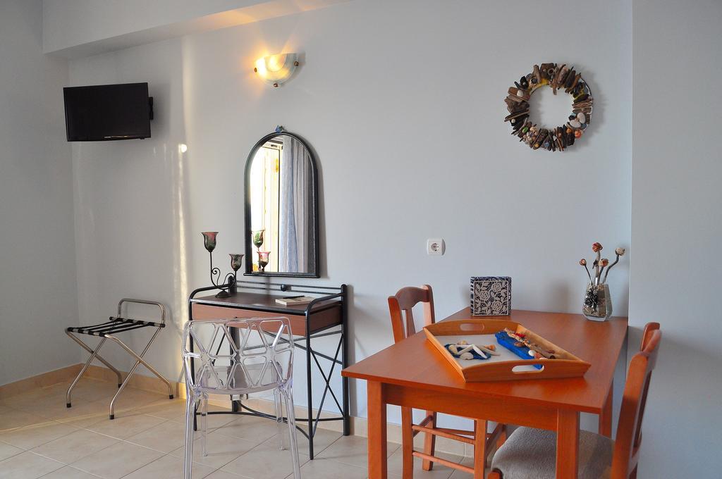 Pyrgos Zante Suites Alykanas  Bagian luar foto